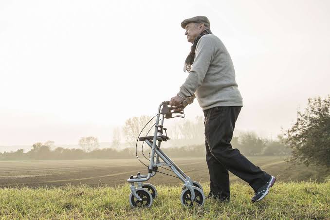 Walker and rollator mobility equipment